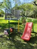 parque, pileta y juegos